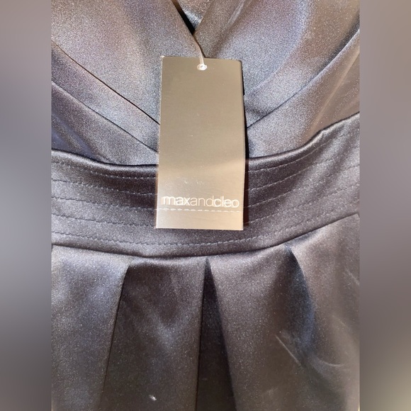 Robe de soirée cocktail à col roulé sans manches en dentelle florale